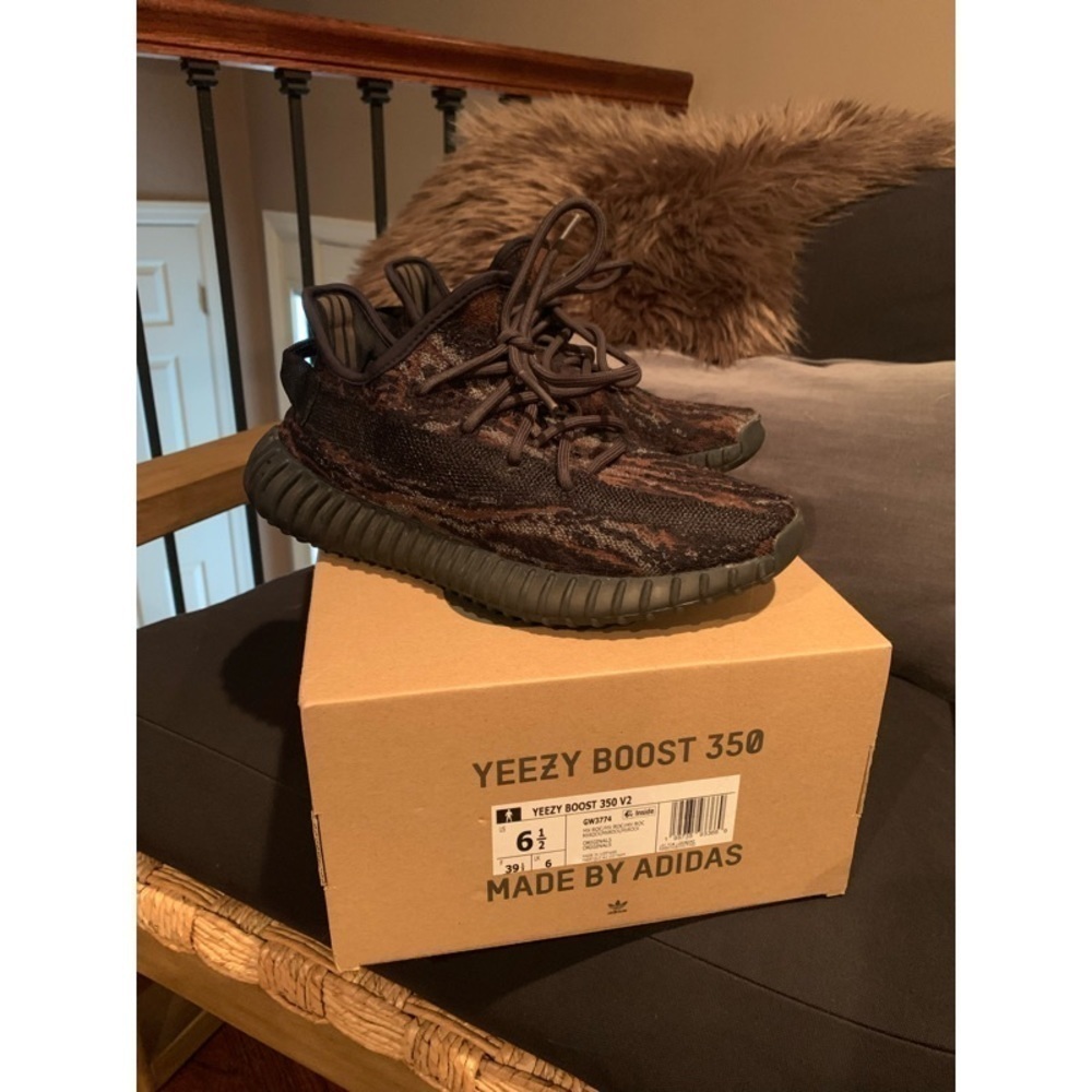 YEEZY 350 Mx Rock